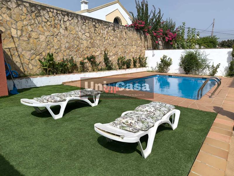 Foto c3cc1294-0c26-4985-a738-411462f77527. Rent towny house in carretera granada badajoz 1 in Córdoba