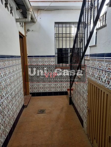Foto ce47051d-4a7c-4460-a07f-baf3115dd1b1. Casa adossada amb aparcament a Santa Rosa - Valdeolleros Córdoba