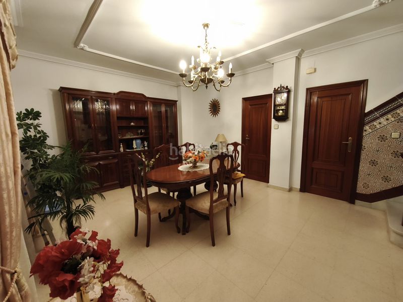 Foto 07634486-c5ec-4f0f-91a6-fd8e6c4ed1d1. Casa amb aparcament a Palmete Sevilla