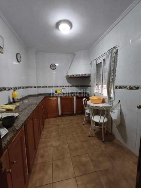 Foto 1c181b0d-6f63-4f22-8ec4-ea39be1d93a7. Casa amb aparcament a Palmete Sevilla