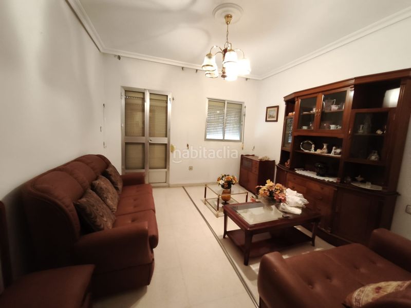 Foto 5a5e2d75-f6c0-4f62-87f7-9dacaf599316. Casa amb aparcament a Palmete Sevilla