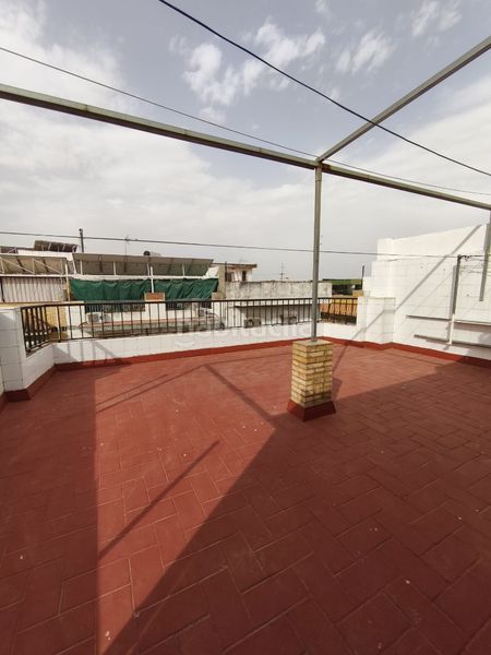 Foto c8e58796-d412-4908-80b7-270ef9e877ac. Casa amb aparcament a Palmete Sevilla
