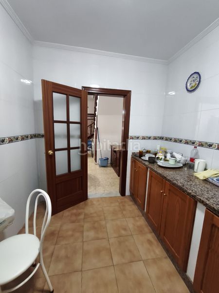 Foto d1aa9fb6-76dd-43f5-8800-40ce6fff53b5. Casa amb aparcament a Palmete Sevilla