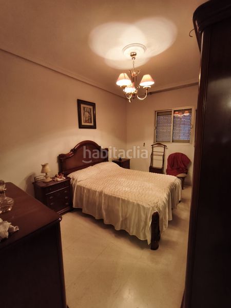 Foto f54cbd1d-ab9c-4ce8-a61f-0ffaa2356944. Casa amb aparcament a Palmete Sevilla