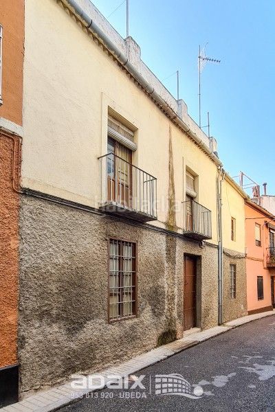 Foto a1efd711-15f5-488a-9661-5a268d402a6a. Casa a calle chirinos a Úbeda