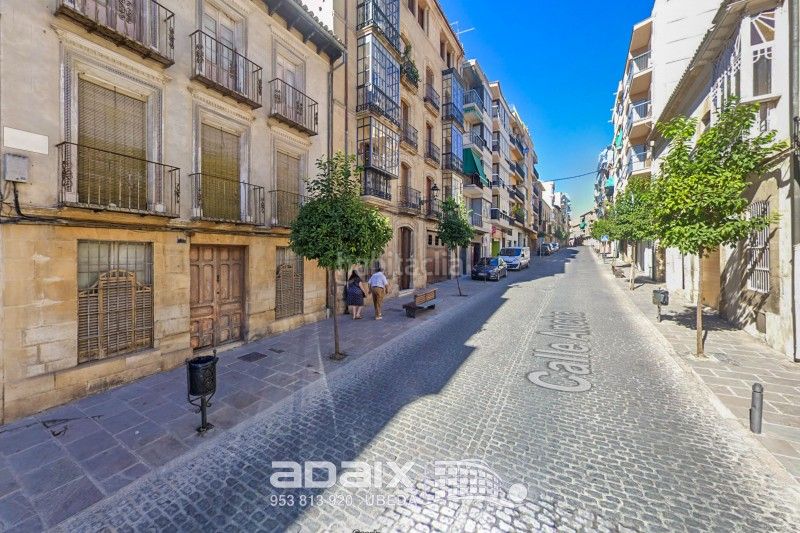 Foto bd8c2779-7d18-49ee-be15-a7c2d7c51fe4. Casa a calle chirinos a Úbeda