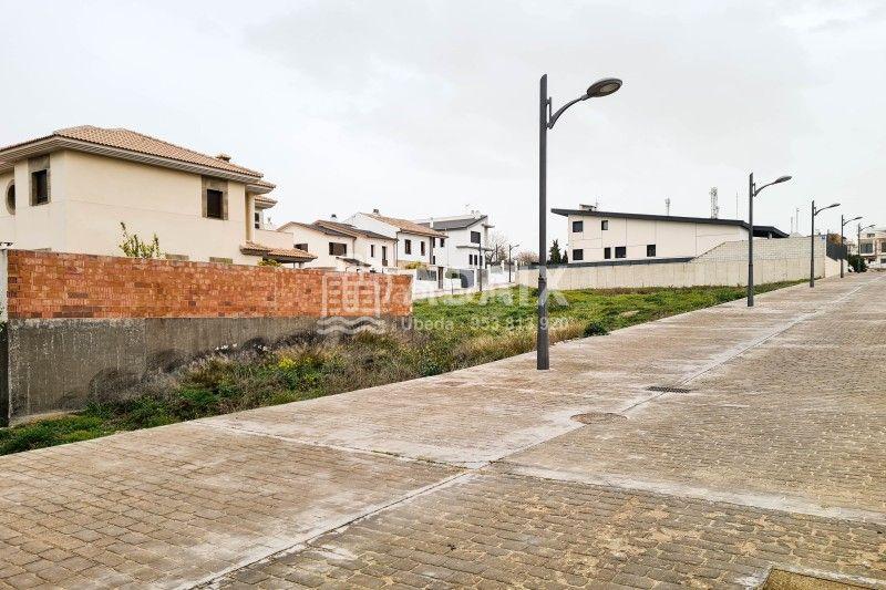 Foto 1b1e76be-15e4-490d-aa74-8bebbdb8d281. Terreny residencial a poligono sup 10 a Úbeda