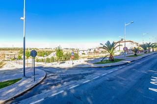 Terreny residencial a Calle cruz roja 4. Terreno urbano en venta en  úbeda, jaén