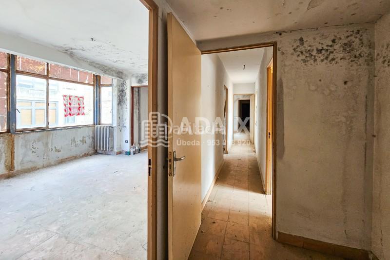 Foto ad336401-fb08-4d3e-a5b7-f3ce8871d21b. Edifici a calle trinidad 4 a Úbeda