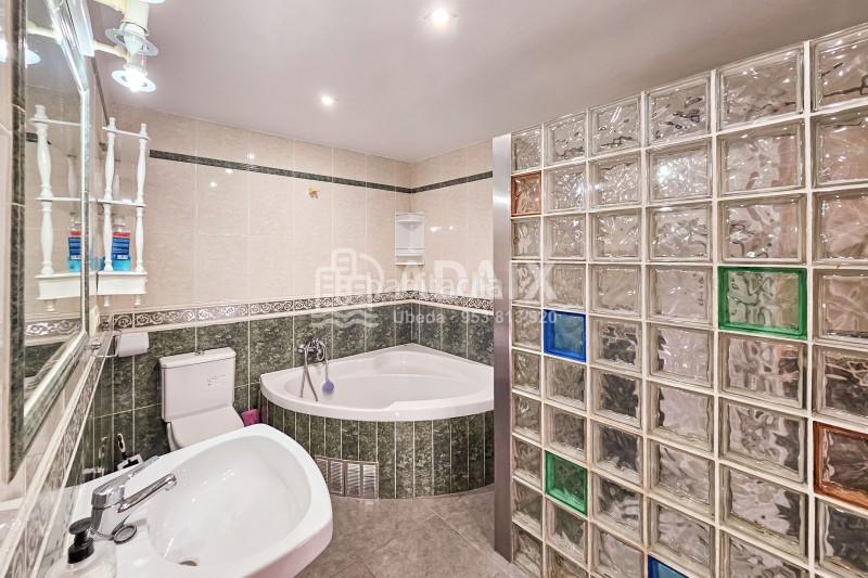 Foto bc80b3dc-7805-4510-aff6-f8588815d7ec. Maison dans plaza santa clara dans Úbeda