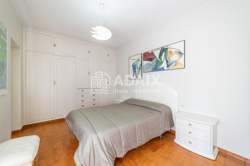 Foto 13a8dfc0-0397-424f-948f-60a206d81943. Piso en calle obispo cobos s/n piso en venta en , jaén en Úbeda