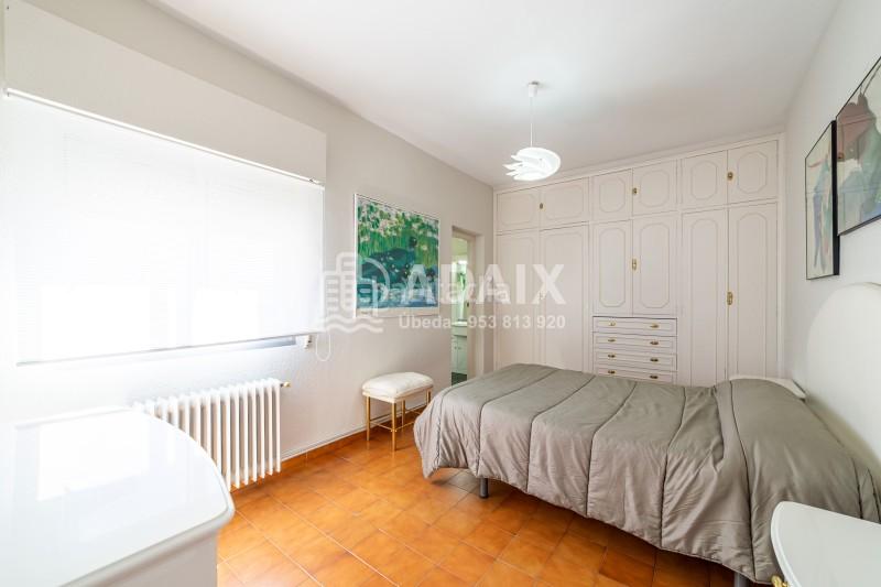Foto 38e292cf-758b-472f-b285-343319a1a3bc. Piso en calle obispo cobos s/n piso en venta en , jaén en Úbeda