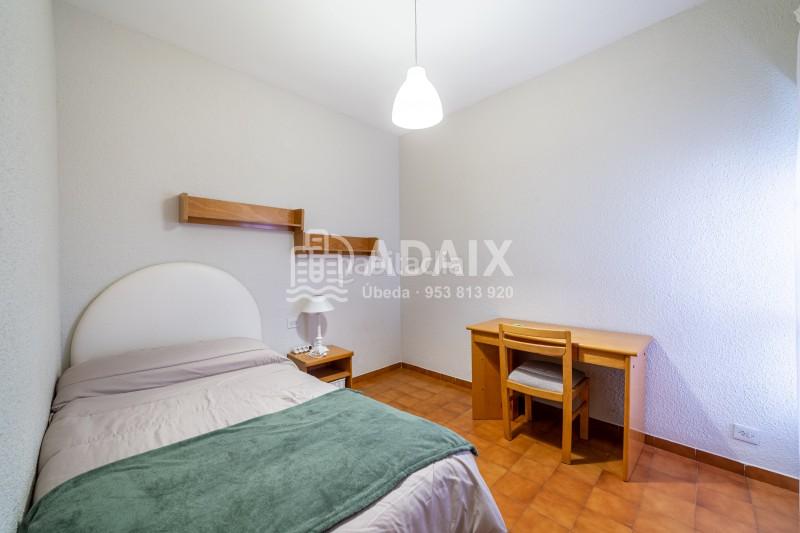 Foto ee1779a7-0c66-4f75-905a-2b7bf5532f99. Piso en calle obispo cobos s/n piso en venta en , jaén en Úbeda