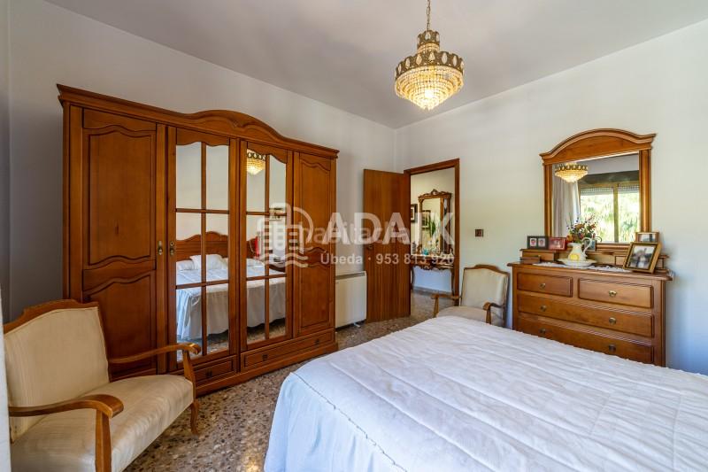 Foto a56828be-ca22-4558-b73c-95b2dfb46ab6. Pis a calle virgen de guadalupe s/n a Úbeda