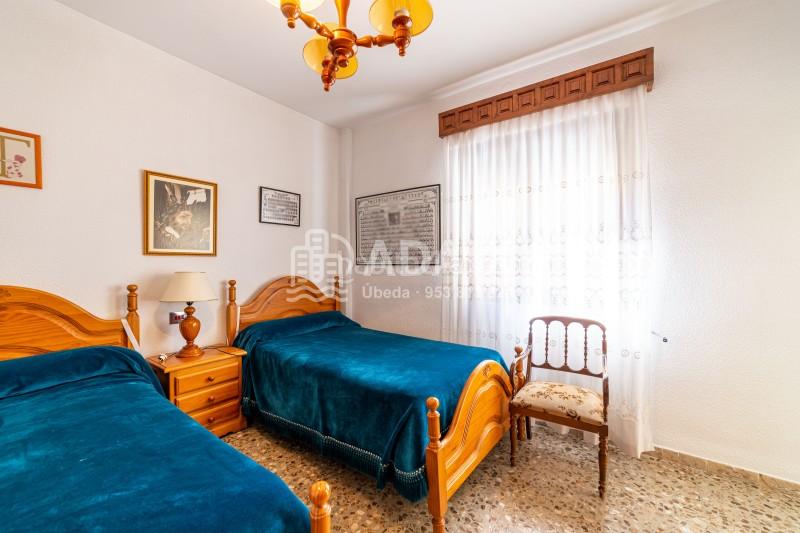 Foto b6cbed70-3f0d-4b82-a7ea-aa29b35b6df7. Pis a calle virgen de guadalupe s/n a Úbeda