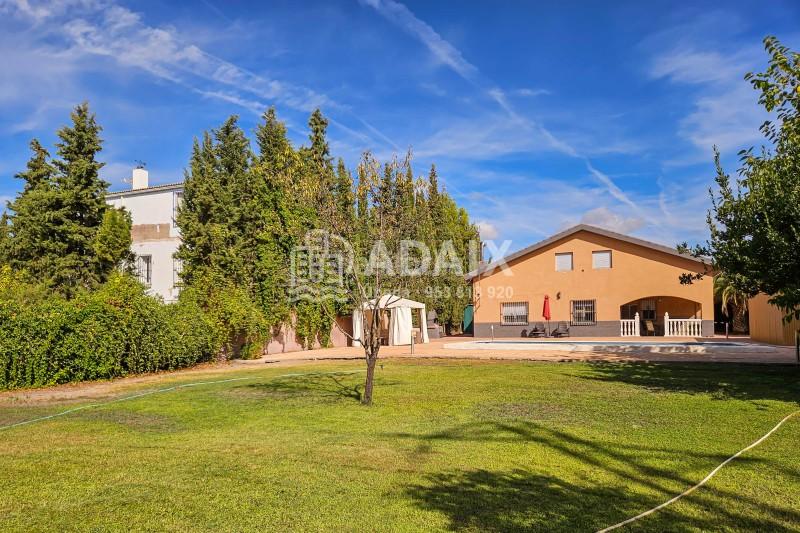 Foto f9b0df7f-cafb-4a5f-b48c-6417665a3d78. Casa a urbanización bétula s/n a Úbeda