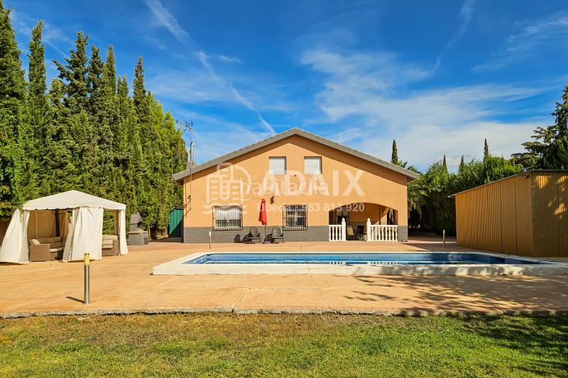 Foto fdbb0df6-72da-4254-8fd2-ae898499acba. Casa a urbanización bétula s/n a Úbeda