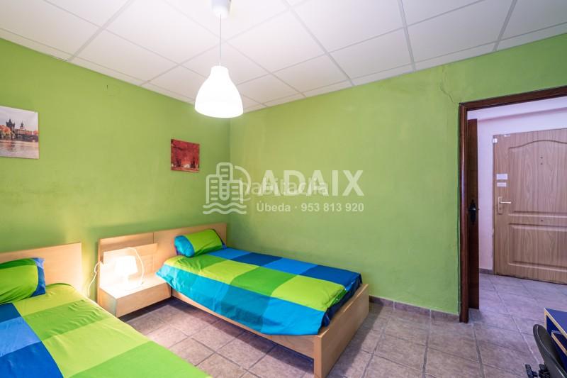 Foto fe01473f-3023-4457-a0ab-1a75101cc649. Casa a urbanización bétula s/n a Úbeda