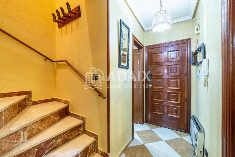 Foto c93b621c-6d46-4e8a-845d-67232fcf54af. Dúplex en avenida libertad s/n dúplex en venta en , jaén en Úbeda