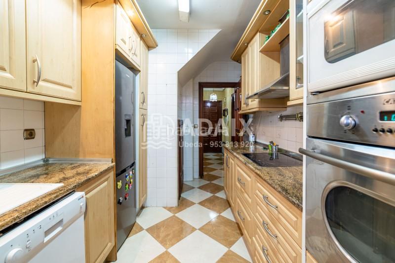 Foto cdb62626-0e5e-4746-836c-ea8e0c69f231. Dúplex en avenida libertad s/n dúplex en venta en , jaén en Úbeda