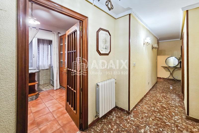 Foto 698e43fd-017b-43f6-9f0d-df735eea4920. Piso en calle esparteros s/n piso en venta en canteras av. libertad , jaén en Úbeda