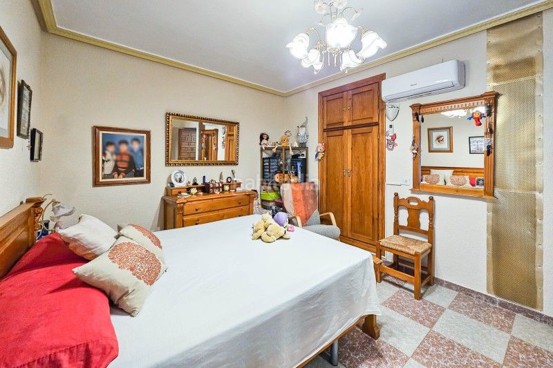 Foto 891d5318-8a42-4792-94ad-82c152d1aab8. Casa a plaza santa clara s/n a Úbeda