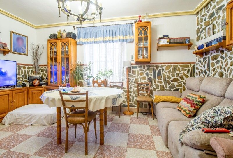 Foto 8b453d06-cc22-4ca6-b40b-adf708d3e9a3. Casa a plaza santa clara s/n a Úbeda