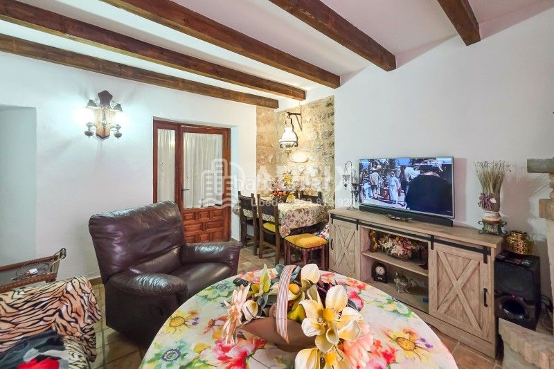 Foto edeb3fd3-696c-4837-b384-574c765dffd9. Casa a calle cava s/n a Úbeda