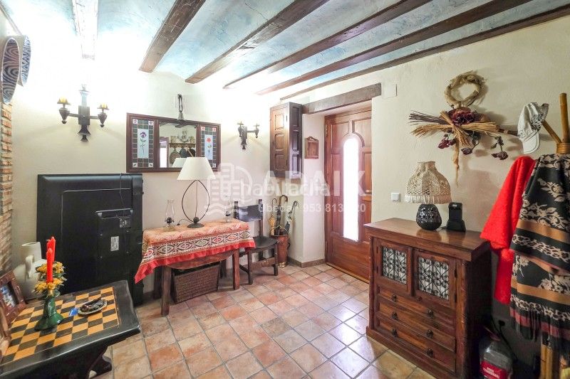Foto fd528a3f-e7af-4db4-84c2-74c0e92b3d47. Casa a calle cava s/n a Úbeda