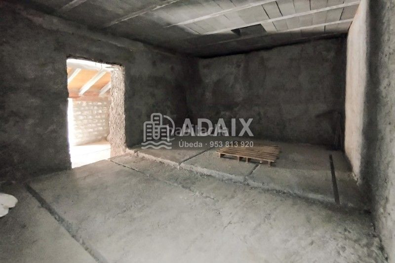 Foto f5fac3c8-8e2e-4b95-bf9d-4d5c567c2f52. Casa a calle san jose a Sabiote