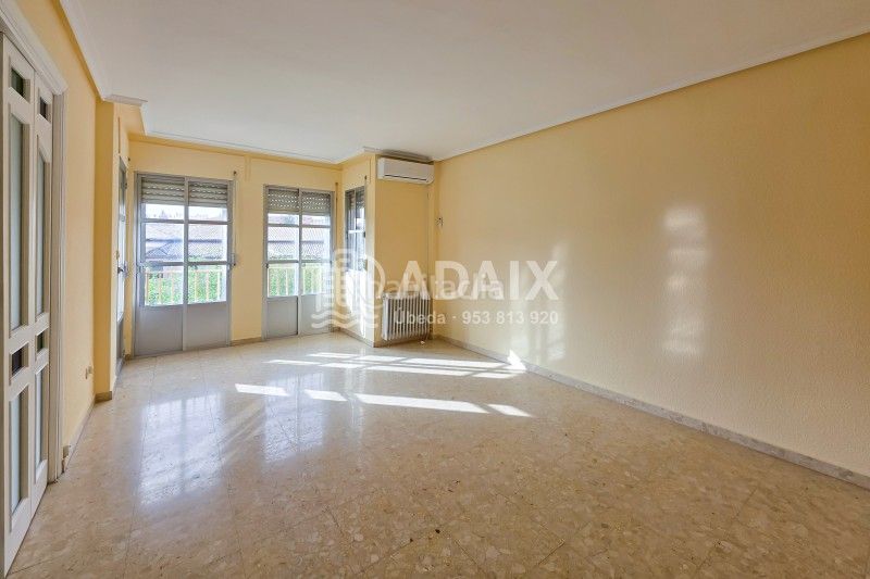 Foto 003c3129-0067-4f2c-aa5c-0f809d7437f7. Rent flat with heating in Úbeda
