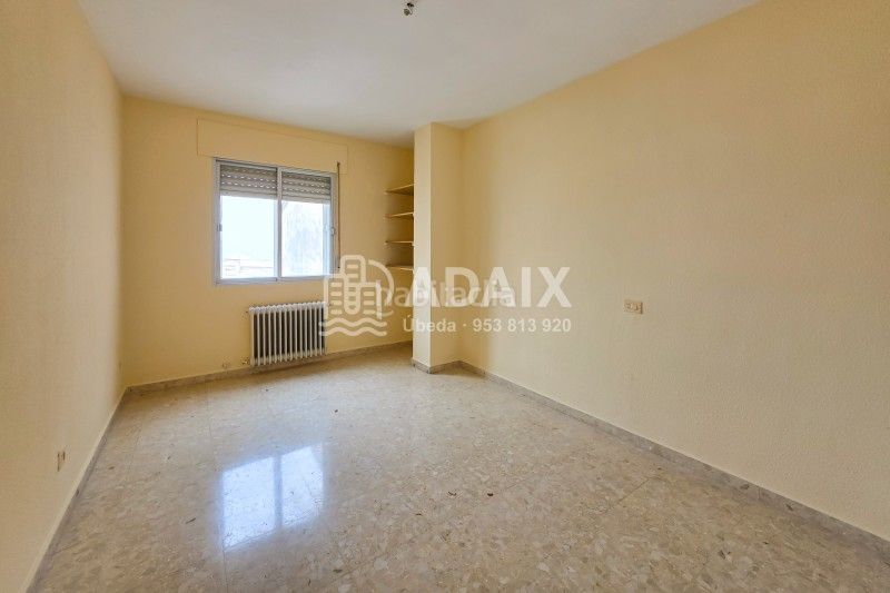 Foto 70200987-5ef1-4b1a-be78-eb0b6d3f49e0. Rent flat with heating in Úbeda