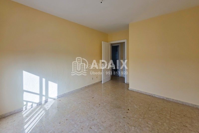 Foto c361baf3-0527-4c81-994e-325089e4dc54. Rent flat with heating in Úbeda