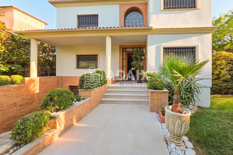 Foto 90af82f9-eaa0-4cf8-8f85-1113d024416a. Casa amb calefacció aparcament piscina a Úbeda