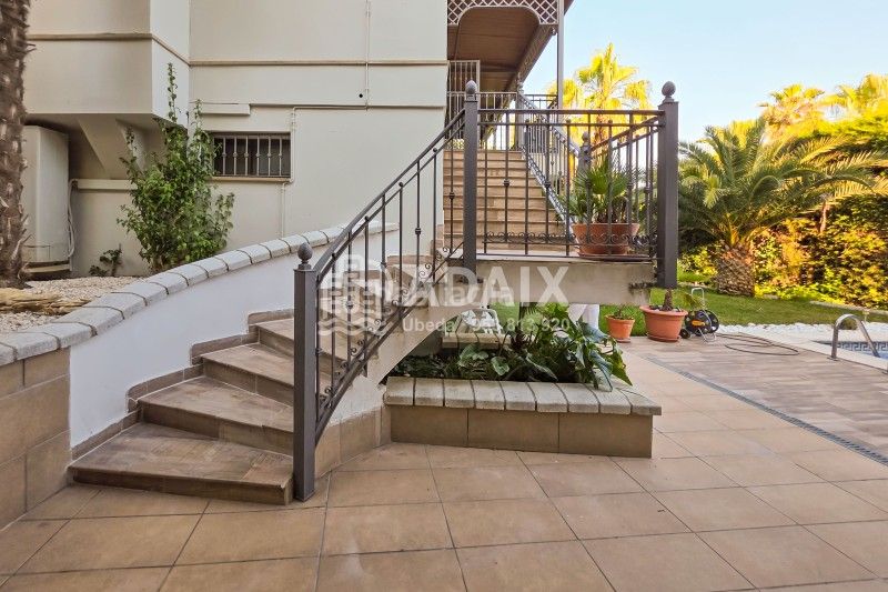 Foto 9e16ab52-ef32-4876-8df0-c5b5efe75dbf. Casa amb calefacció aparcament piscina a Úbeda