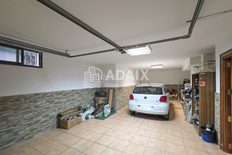 Foto 9f58398e-62b4-4588-99e2-8a16a5007d34. Casa amb calefacció aparcament piscina a Úbeda