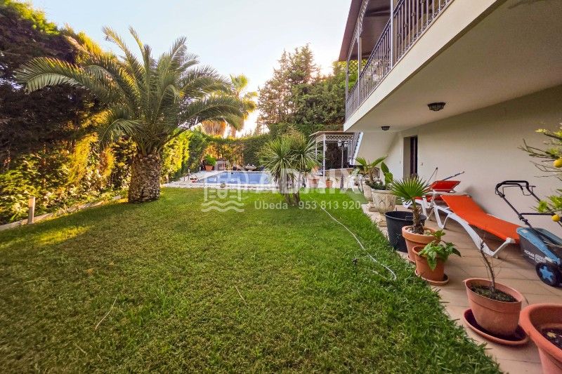 Foto d446b72c-a1ca-421c-8ecf-eaaadb0565dd. Casa amb calefacció aparcament piscina a Úbeda