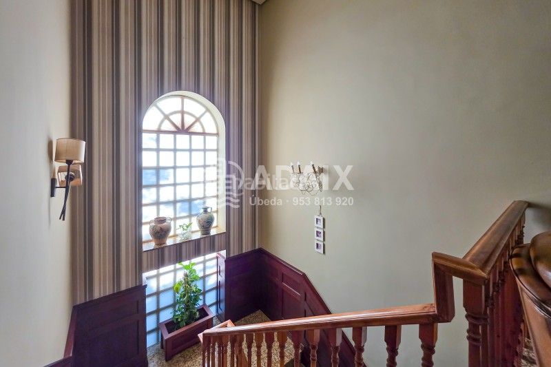 Foto e8aab6df-6daa-47a3-ad75-5c233545ad2f. Casa amb calefacció aparcament piscina a Úbeda