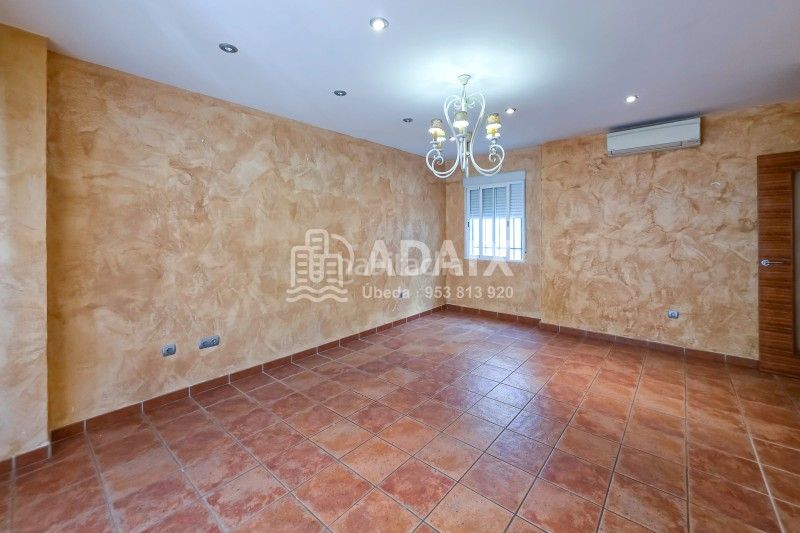 Foto 774d0b2c-1e26-474b-89a8-0d0983f91895. Lloguer pis a Úbeda