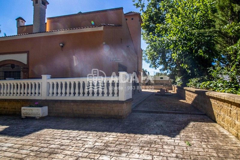 Foto c25aa1b5-40f5-4329-b8db-b9327a5e1559. Masia a n/a a Baeza