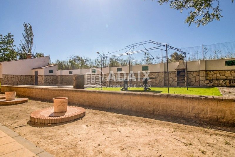 Foto c4e8ab34-7fdf-4231-a07d-66dc203fbe8c. Masia a n/a a Baeza