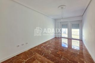 Etagenwohnung  Calle alondra. Piso en venta en avenida libertad úbeda, jaén