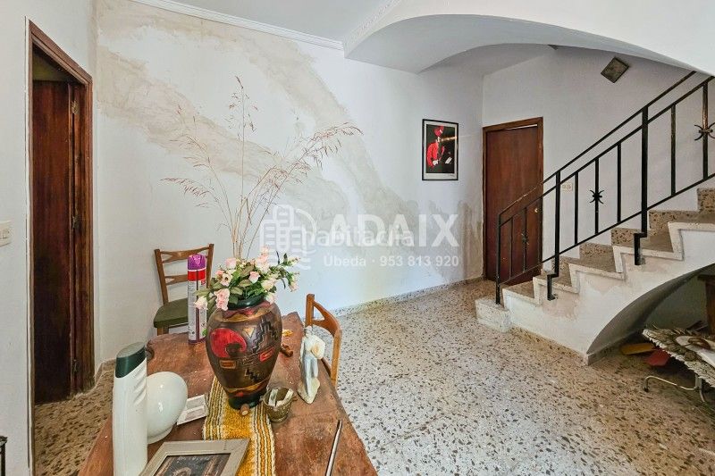 Foto 3a4ec924-ce90-494f-a2e2-814b40f7d757. Casa a calle laurel s/n a Úbeda