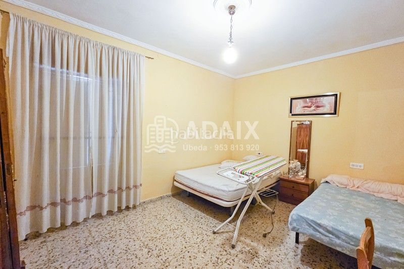 Foto cf7f7bd0-f1c7-4f80-8926-6230b96b01fc. Casa a calle laurel s/n a Úbeda