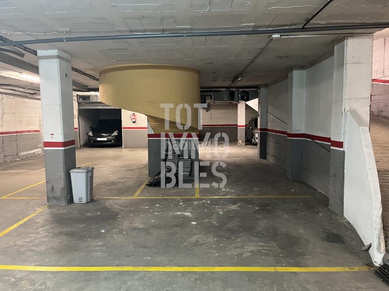 Foto 7997dab8-6742-4152-ad19-3a3ad3990d0e. Parking coche en Santa Eugenia Girona