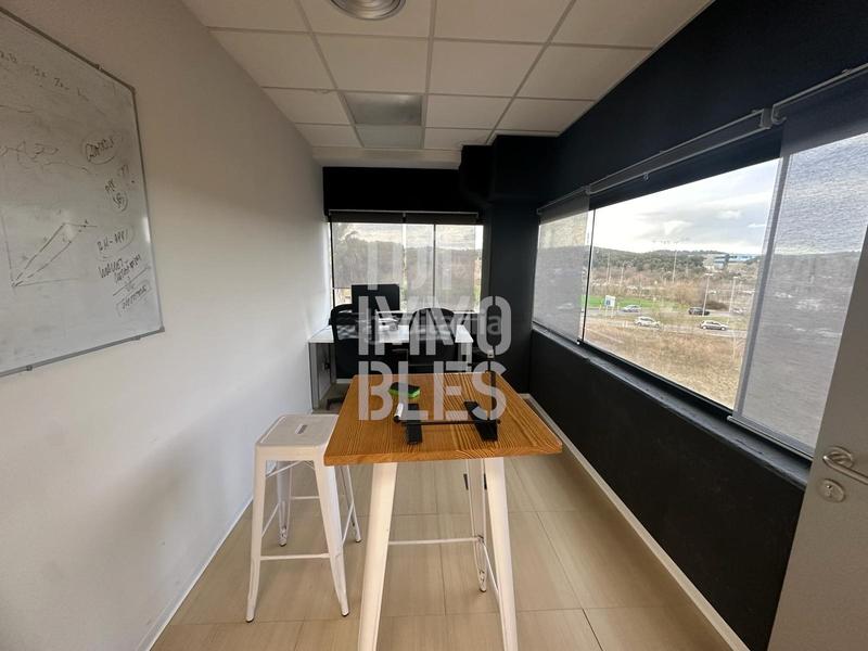 Foto 11da3a38-cba2-445b-9e28-16c614fd600b. Rent office space in Domeny Girona