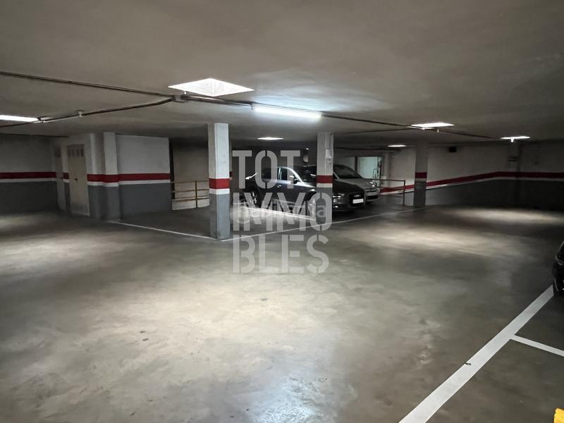 Foto 5fc4fd8c-826c-43fd-aa15-fde9ae9b03e4. Parking coche en Eixample Nord Girona