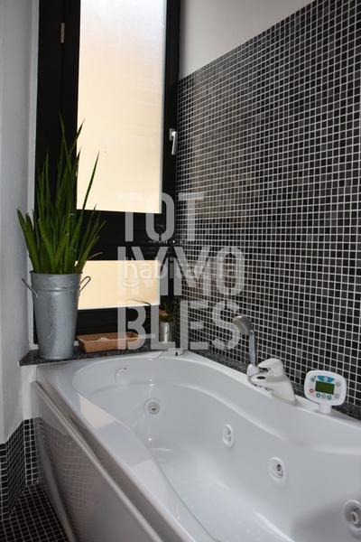 Foto 53ab0fc8-1790-4eb6-aad5-08afe0d87c80. Alquiler estudio en Centre-Barri Vell Girona