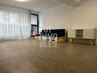 Rent Office space in Eixample Nord