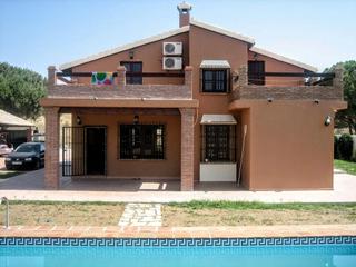 Xalet a Cártama. Chalet independiente con parcela de 2500 metros